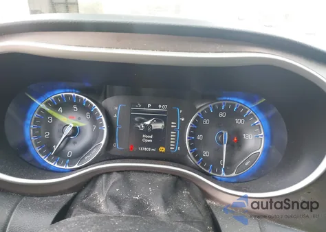 2017 Chrysler Pacifica Touring-L z USA, uszkodzony, nr VIN 2C4RC1BG1HR788061